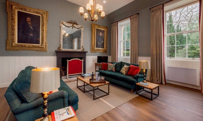 Lauder Apartment | Grand castle apartment for four people