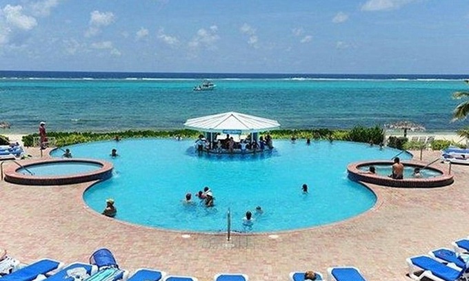 Colliers Bay Resort | Grand Cayman, Morritt's Tortuga Club! 1 Bedroom suite. Book now! Best Rates!