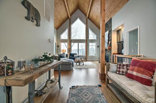 Nellysford House | Grand Chalet with Hot Tub - Near Wintergreen Resort