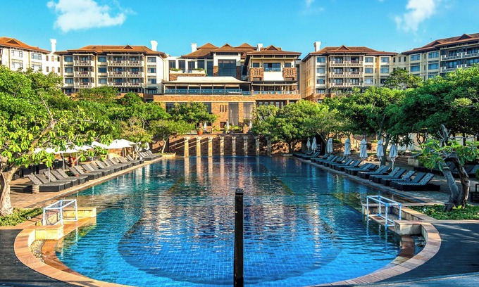 Zimbali Coastal Estate House | Grand Coastal 4Bed: Luxury Experience in Zimbali