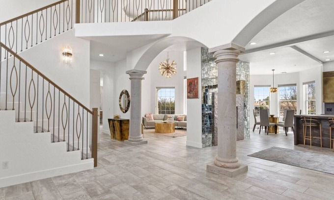 Fountain Hills House | Grand Fountain Hills Home W/Pool!