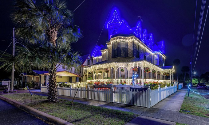 Palatka House | ‘Grand Gables:’ Home 1 Block to St Johns River