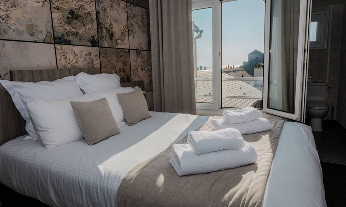 Port-en-Bessin-Huppain Hotel | Grand Hôtel de la Marine