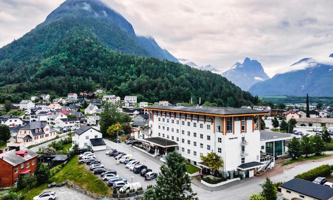 Andalsnes Hotel | Grand Hotel - by Classic Norway Hotels