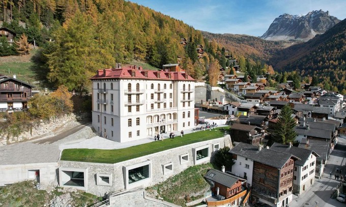 St. Luc Hostel | Grand Hotel du Cervin - Auberge de jeunesse et spa