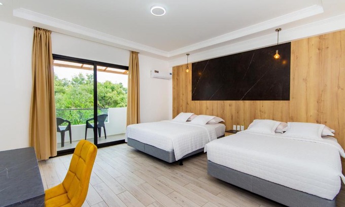Bahia de la Academia Hotel | Grand Hotel Leon Marino Galapagos