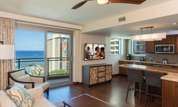 Waikiki Resort | Grand Islander – 2 Bedroom OceanView