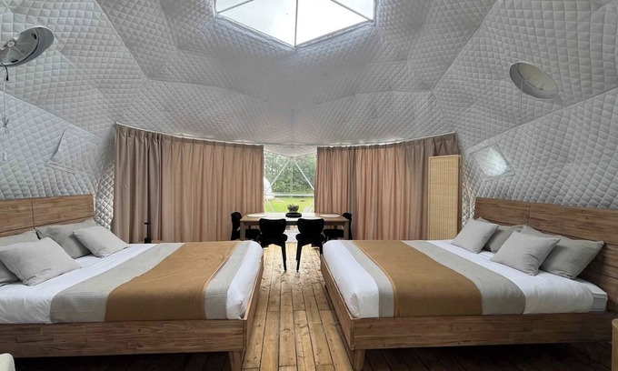 Miller Lake House | Grand Luxe Geodome Glamping with 2 Queen beds East
