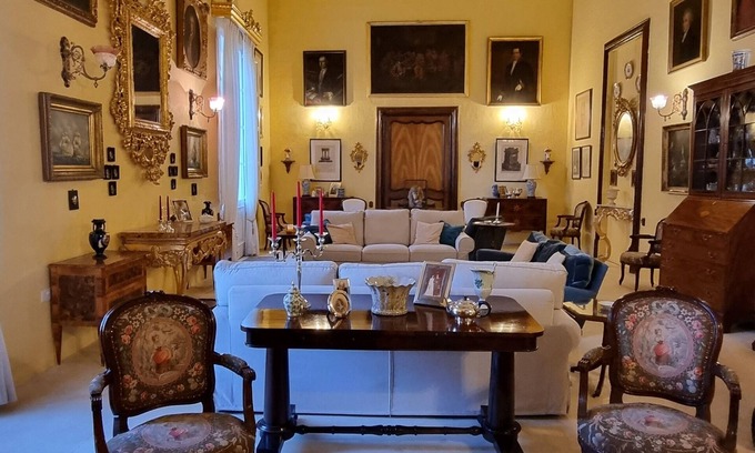 Mdina Old City House | Grand Palazzo in Mdina's main square