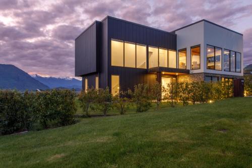 Wanaka House | Grand Peninsula Lodge