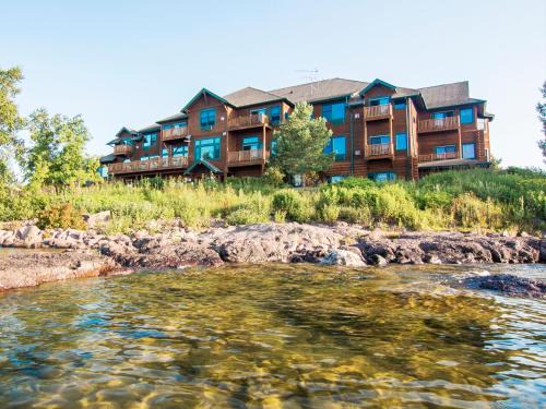 Castle Danger Resort | Grand Superior Lodge