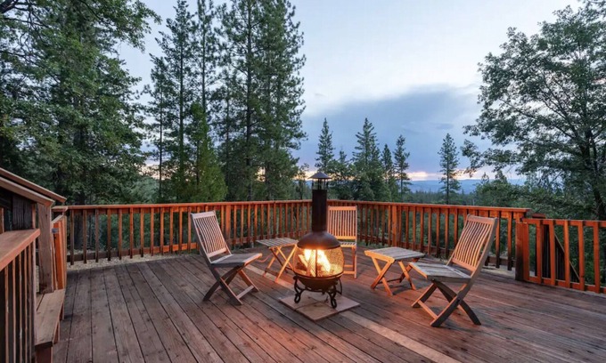Groveland House | Grand View near Yosemite
