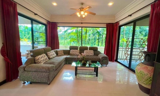 Khuekkhak Villa | Grand Villa Khaolak - Three-Bedroom Villan