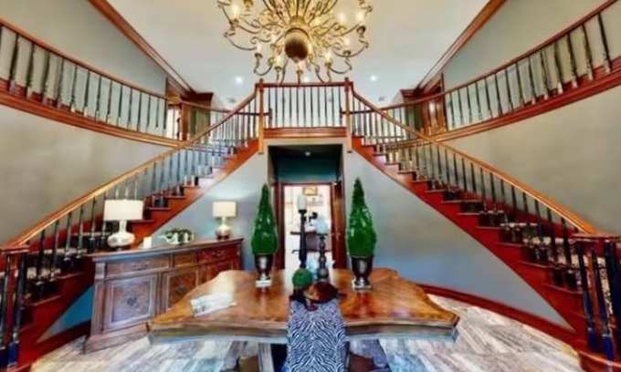 Glasser House | Grand Villa Sparta /pool koi pond cinema game room