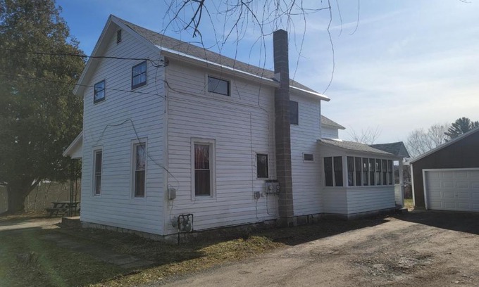 West Carthage Apartment | Grandmas House