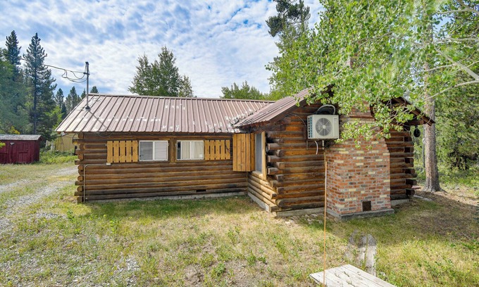 Last Chance Cabin | 'Grandpa's Cabin' ~ 30 Miles to Yellowstone!