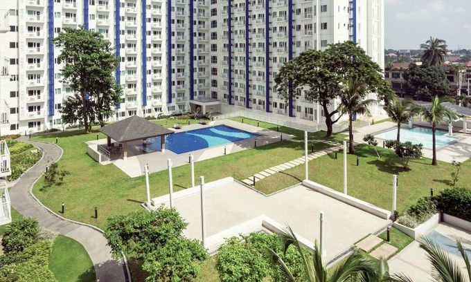 Project 8 Condo | Grass Residence Tower 3 20th With Balcony