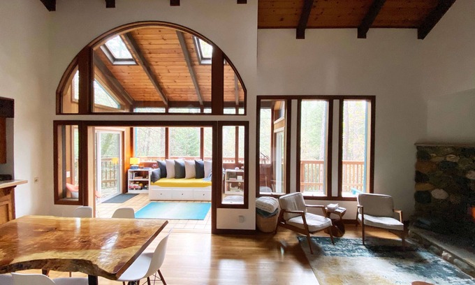Cedar Ridge House | Grass Valley Treehouse Retreat near the Yuba River
