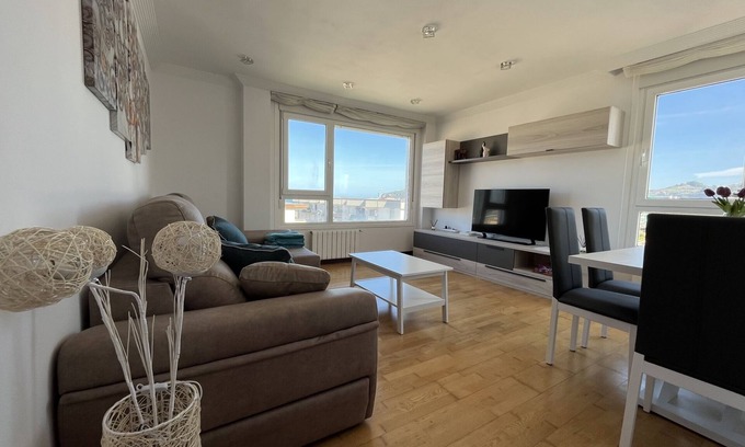 Laredo Apartment | Great apartment in Laredo by La Salvé beach.