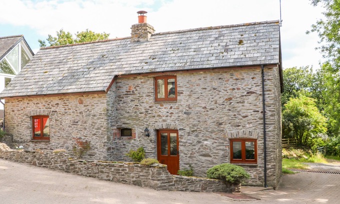 Exmoor National Park Cottage | GREAT BRADLEY COTTAGE, pet friendly, with pool in Withypool