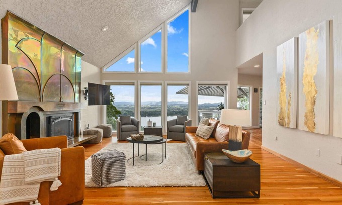 Camas House | Great Deals on Summer Stays!