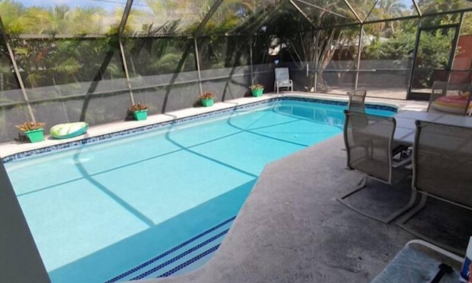 Park East House | Great For Corporate or Family Rentals, Private Pool, Central Location