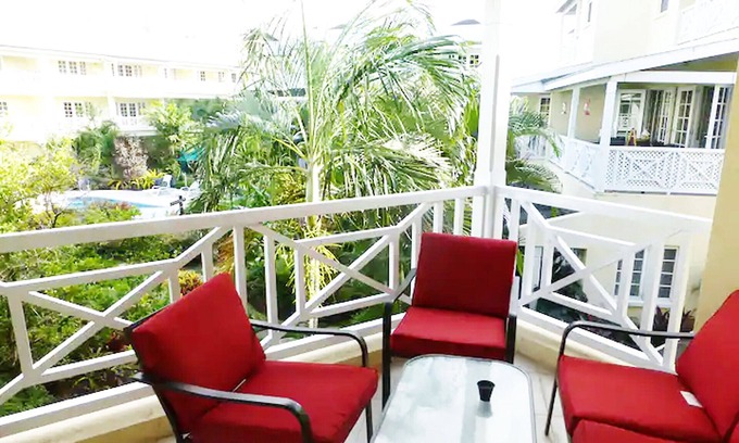 Hastings Apartment | Great Location opposite Beach, Boardwalk, Restaurants, Bars, Art Splash Cafe & Shopping