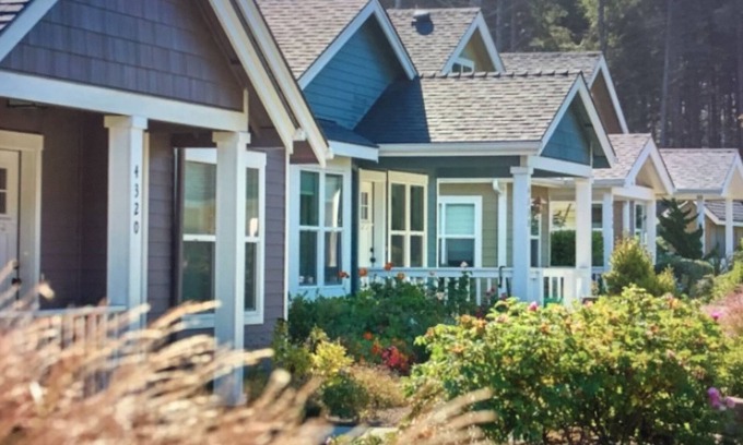 South Beach House | Great Location in Newport