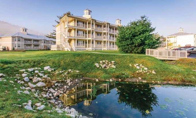 South Lee House | Great Place - 2 BD - Kitchen and Pool