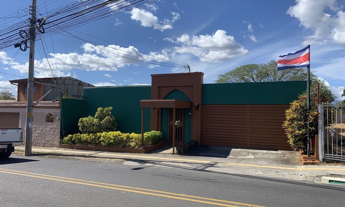 San Antonio de Belen House | Great Place near to the main Hotels, Nationals Park sand to the airport.
