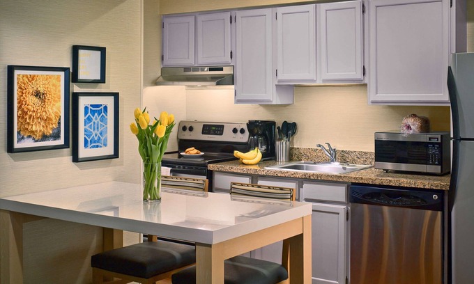Westlake Hotel | Great Relaxing Overnight Stay! Free Parking, Pool, Pet-friendly Property