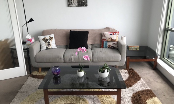 St. Kilda East Condo | Great spacious apartment in a perfect location
