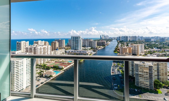Hallandale Beach Apartment | Great Studio Suite South exposure, marble tile!