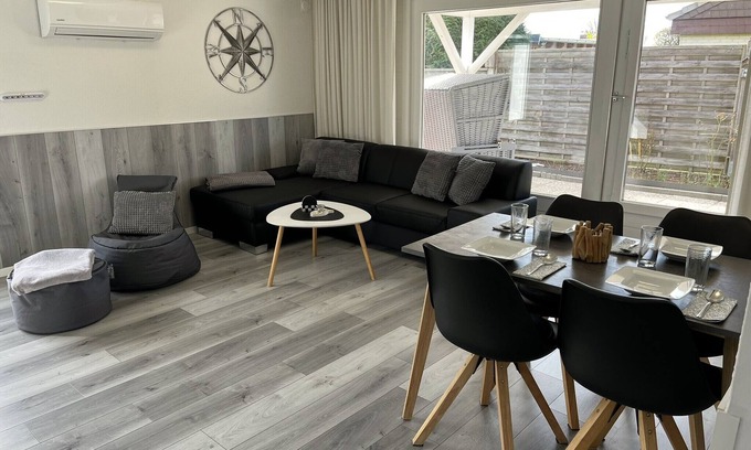 Warwerort House | Great vacation home directly on the North Sea, free of tourist tax.