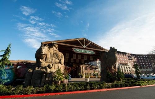 Grand Mound Cabin | Great Wolf Lodge Grand Mound