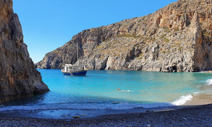 Tsoutsouros House | Greek Villa South Crete 20 meters from the beach