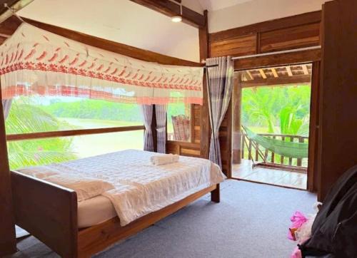 Quan Tom Resort | Green Bamboo Lodge Resort