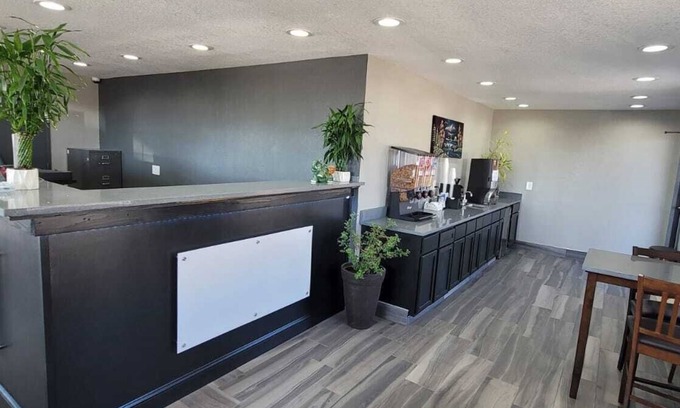 Henryetta Hotel | Green Country Inn
