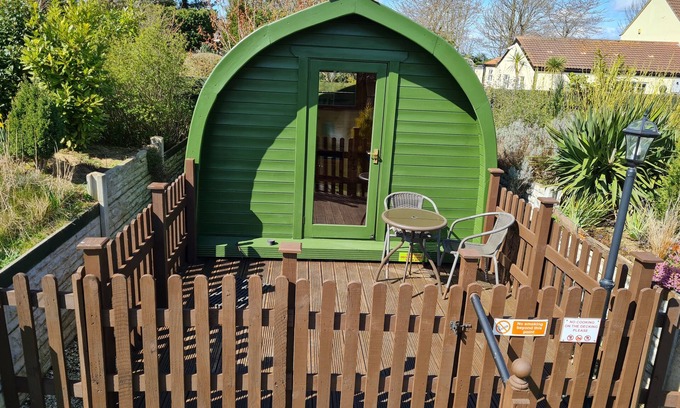 Boston Ski Chalet | Green Haven Glamping Pod, Swallow