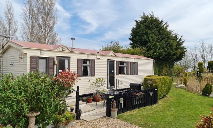 Boston House | Green Haven Waterside Lodge