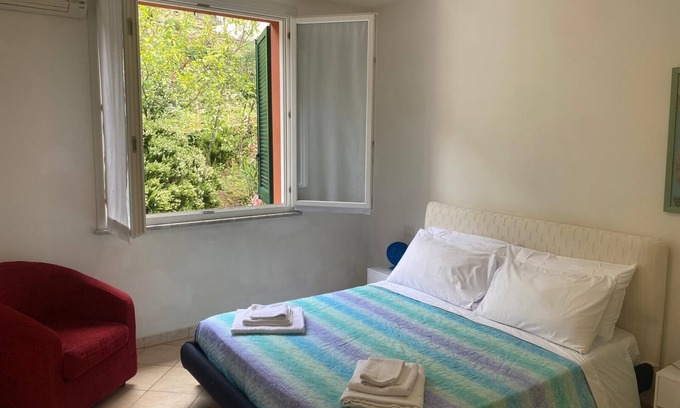 San Terenzo Apartment | Green Oasis 1