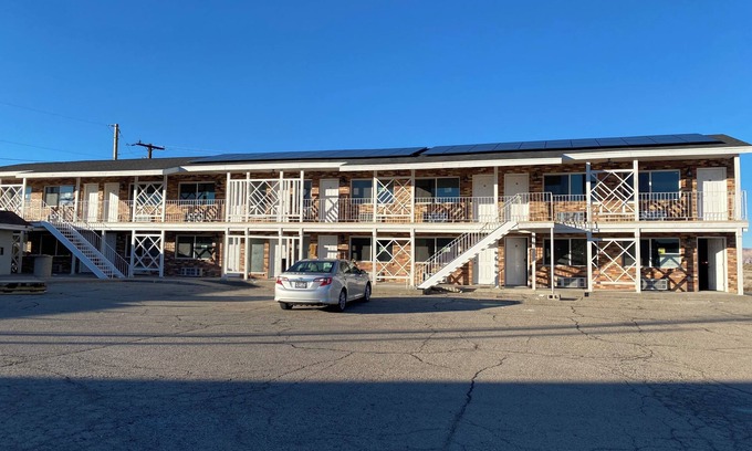 Green River Apartment | Green River Inn Suites with Kitchenettes & Self-Serve Laundry