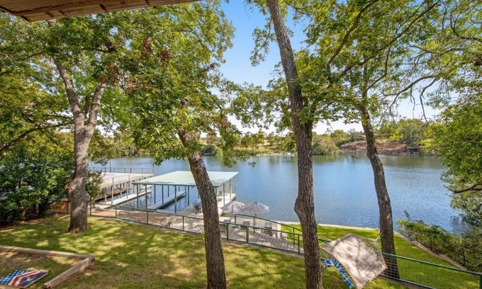 Buchanan Dam House | Green River Lodge - Lake LBJ