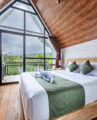 Wanagiri Cabin | green slope villa glamping