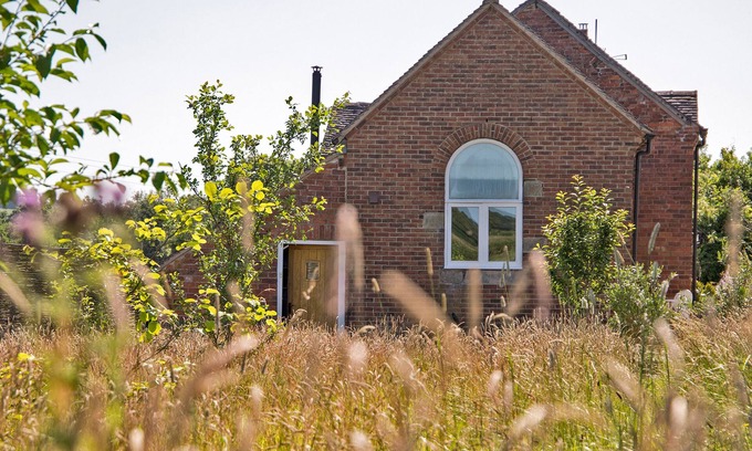 Denstone Cottage | GREENACRES BARN, pet friendly, character holiday cottage in Denstone