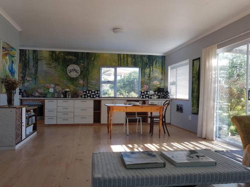 Reebok House | Greenhouse Cottage