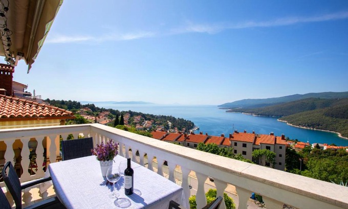 Rabac Apartment | Greenhouse family apartments