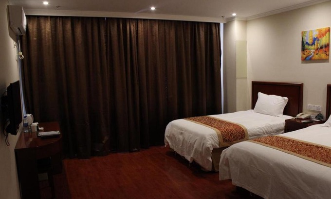 Wuxue City Hotel | GreenTree Inn Huanggang City Wuxue City Kanjiang Avenue Business Hotel