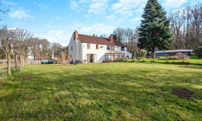 Littledean House | Greenways Cottage - Three Bedroom House, Sleeps 5