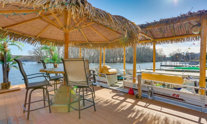 Hewitt Cottage | Greenwood Lake Cottage w/Shared Dock & Hot Tub!